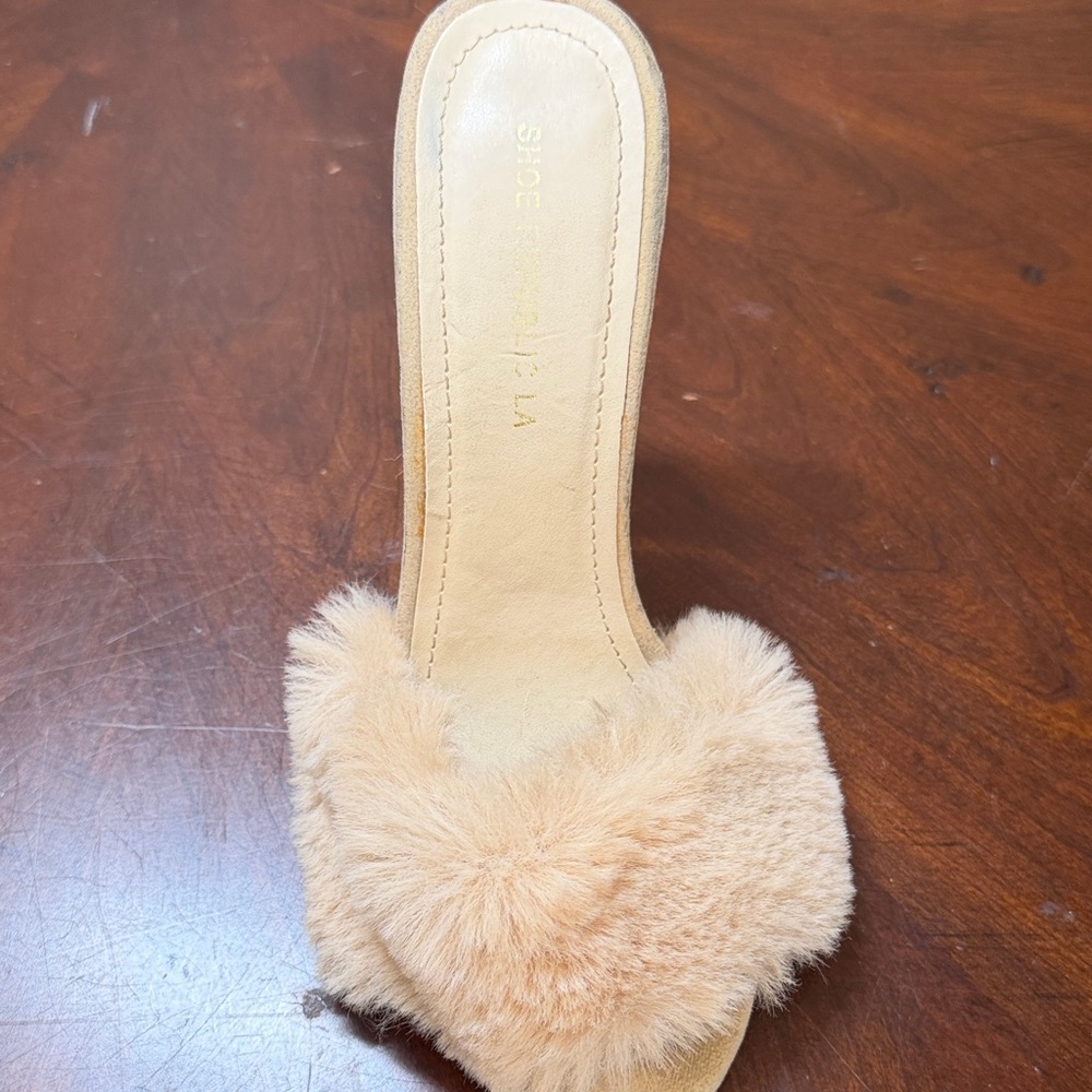 Elegant‎ Beige Fur Women's Slippers